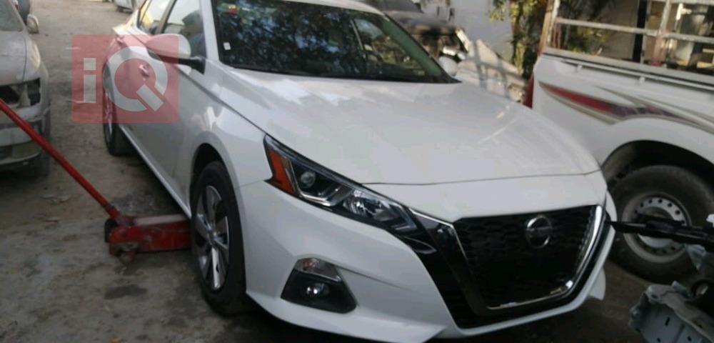 نيسان ألتيما